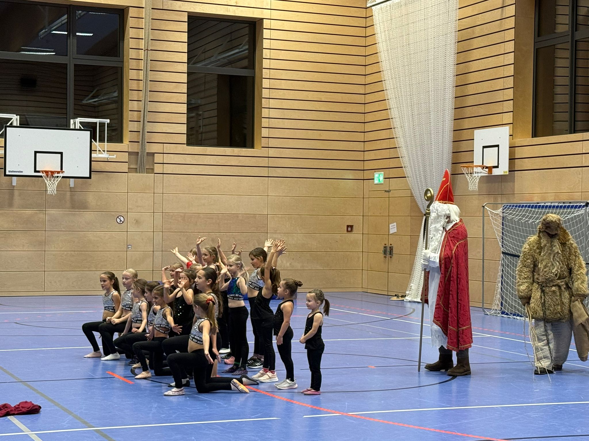 <strong>Winterliche Stimmung beim Nikolausturnen</strong>