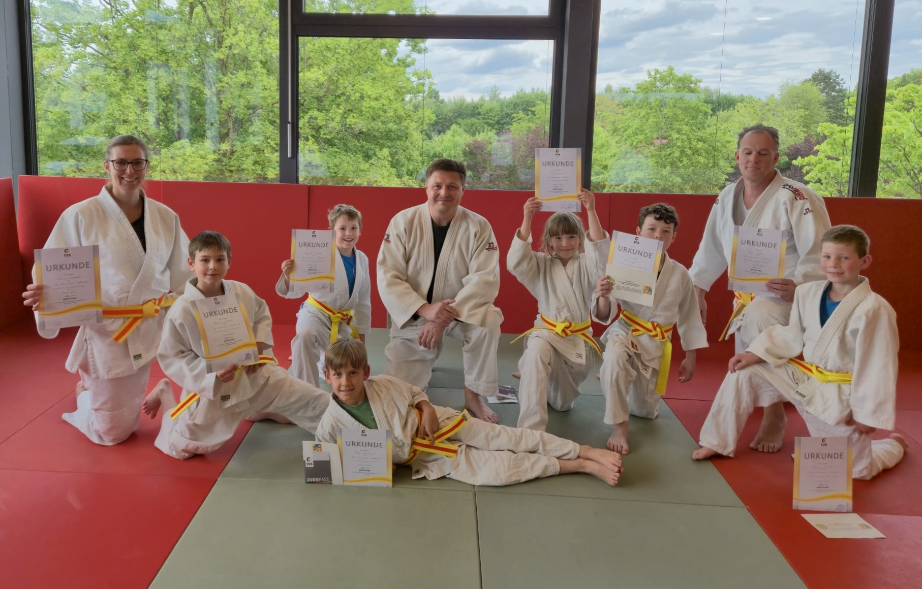 In den letzten Wochen vor den Pfingstferien konnten mehrere unserer Judoka die Stufen zum nächsthöheren Kyu-Grad erklimmen: