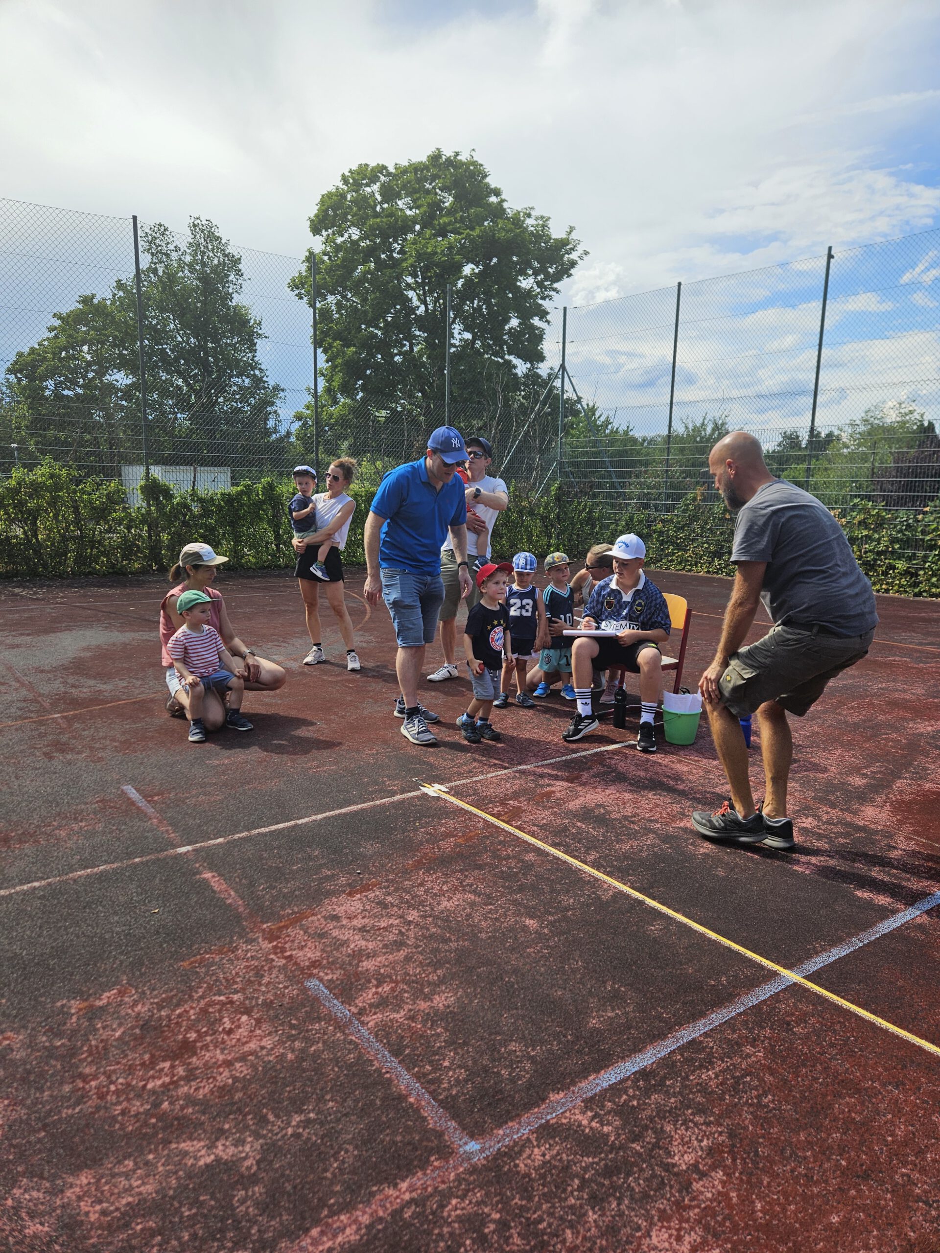 <strong>Mini- und Schüler- und Jugend-Vereinsmeisterschaften im Dreikampf</strong>